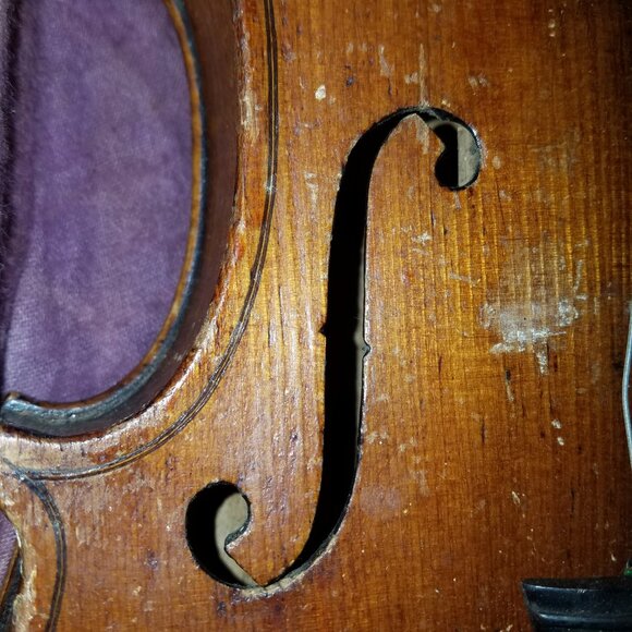 Very Old Violin - Picture 5 of 12